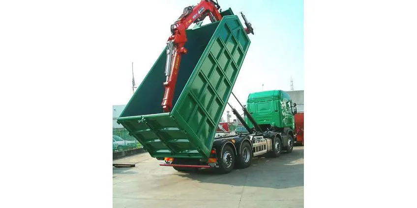 Servizio container e grù